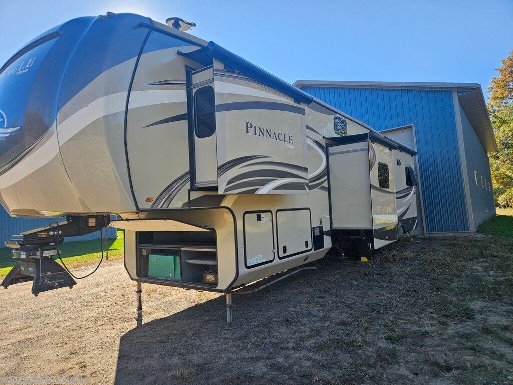 Email now about this 2018 Jayco Pinnacle 37MDQS! Used 2018 Jayco Pinnacle 37MDQS available in Isanti, Minnesota