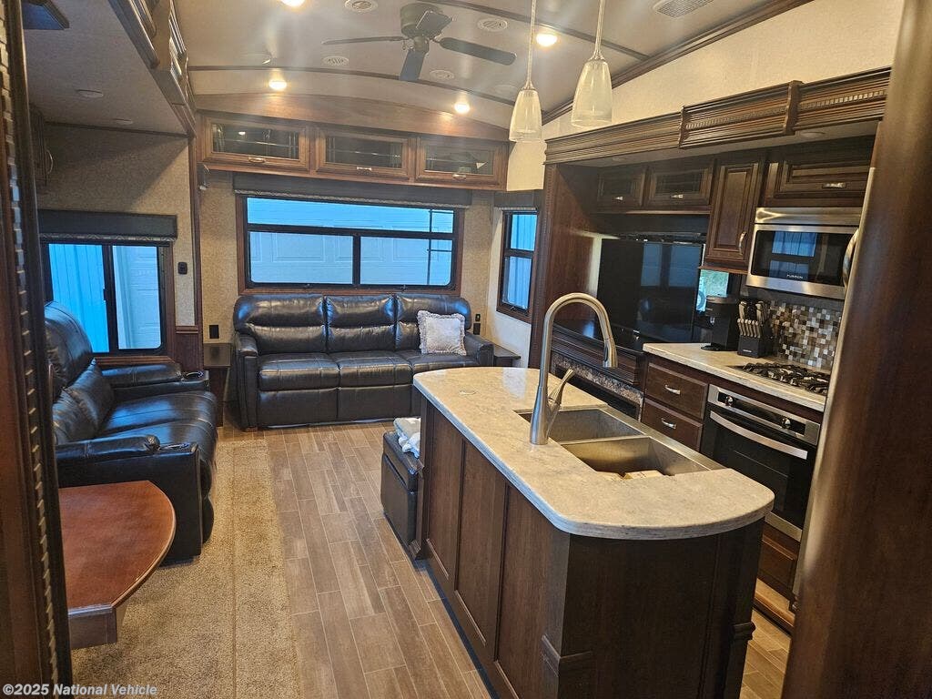 Used 2018 Jayco Pinnacle 37MDQS available in Isanti, Minnesota