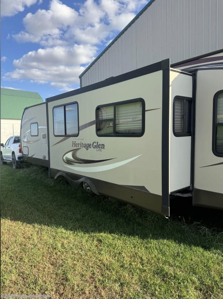 Contact us now about this 2015 Forest River Wildwood Heritage Glen Lite 272RLIS! 2015 Wildwood Heritage Glen Lite 272RLIS by Forest River from National Vehicle in Papillion, Nebraska