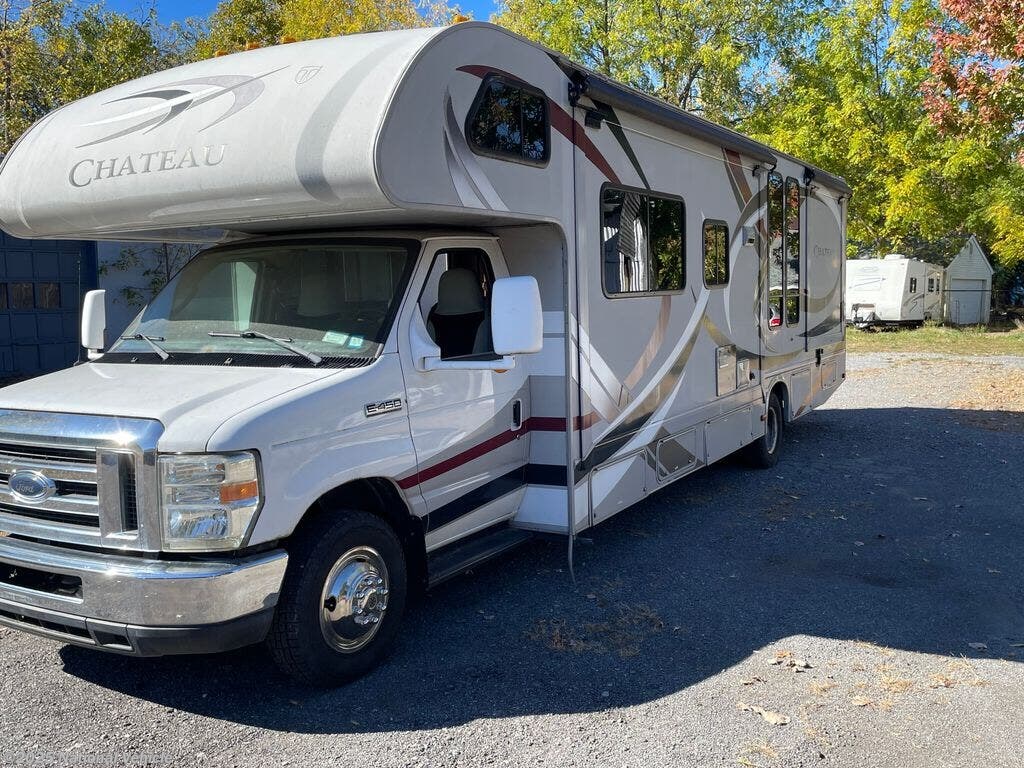 Email now about this 2013 Thor Motor Coach Chateau 31F! Used 2013 Thor Motor Coach Chateau 31F available in Tonawanda Town, New York