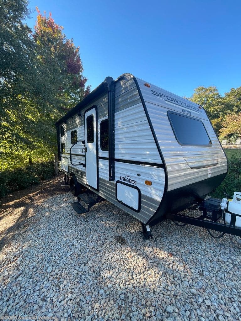 Call now about this 2025 K-Z Sportsmen Classic 191BHK! 2025 K-Z Sportsmen Classic 191BHK - Used Travel Trailer For Sale by National Vehicle in Cartersville, Georgia