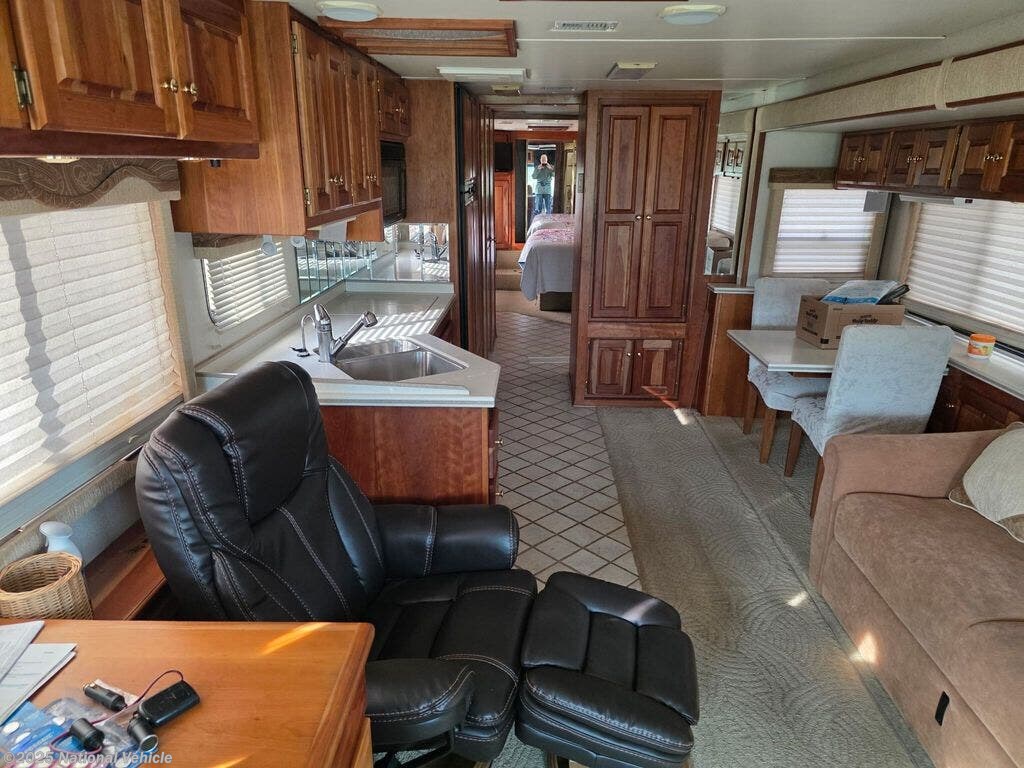 Used 2002 Monaco RV Windsor 40PKDD available in Ohio City, Ohio