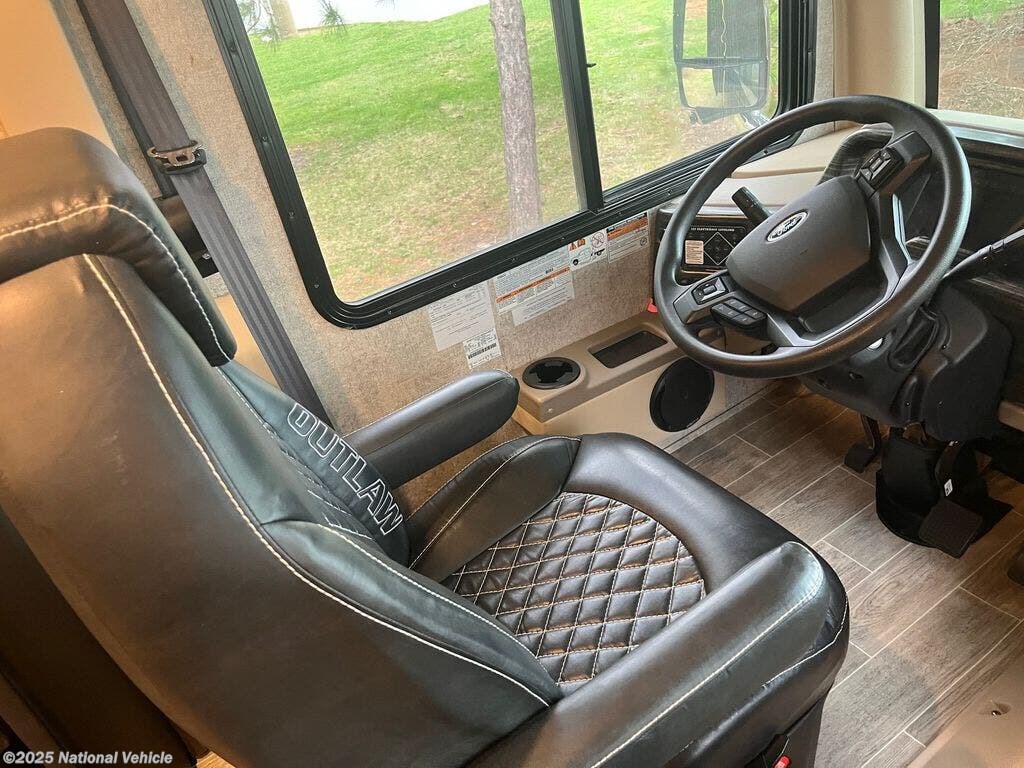 Contact us now about this 2022 Thor Motor Coach Outlaw 38MB! 2022 Outlaw 38MB by Thor Motor Coach from National Vehicle in Walworth, Wisconsin