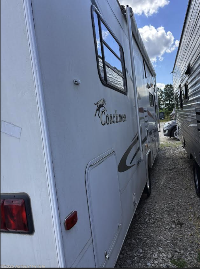 Email now about this 2002 Coachmen Leprechaun 314SS! Used 2002 Coachmen Leprechaun 314SS available in Taylor, Michigan