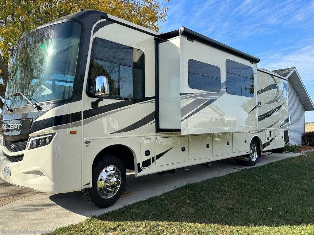 Email now about this 2022 Jayco Precept 34G! Used 2022 Jayco Precept 34G available in Stockton, Illinois