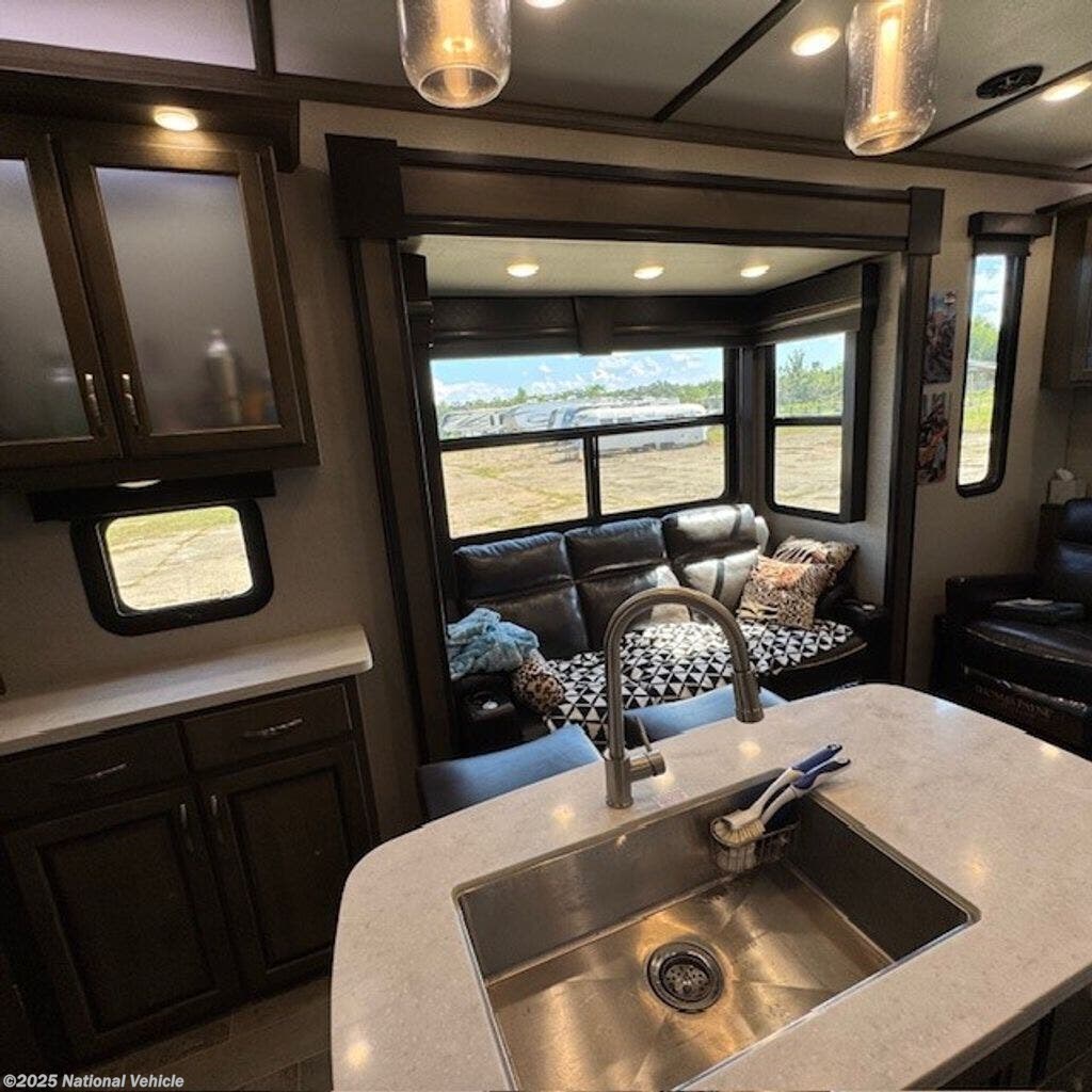 Call now about this 2019 Dutchmen Voltage Toy Hauler 4185! 2019 Dutchmen Voltage Toy Hauler 4185 - Used Toy Hauler For Sale by National Vehicle in Lake Jackson, Texas