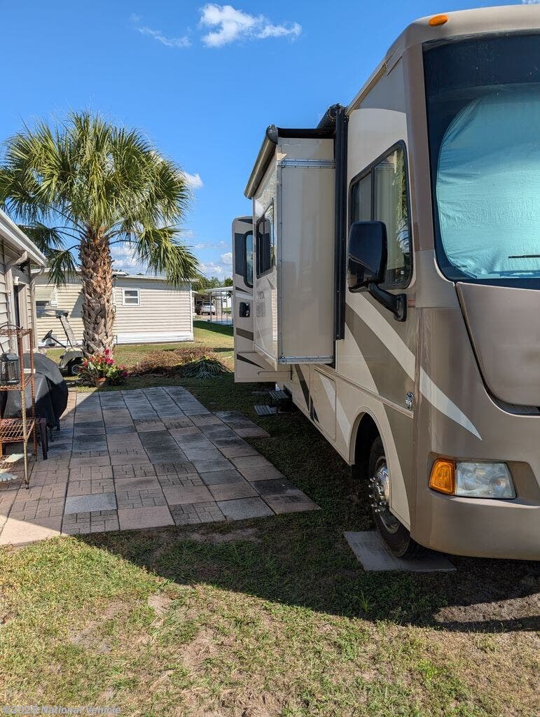 Email now about this 2015 Winnebago Vista 30T! Used 2015 Winnebago Vista 30T available in Zephyrhills, Florida