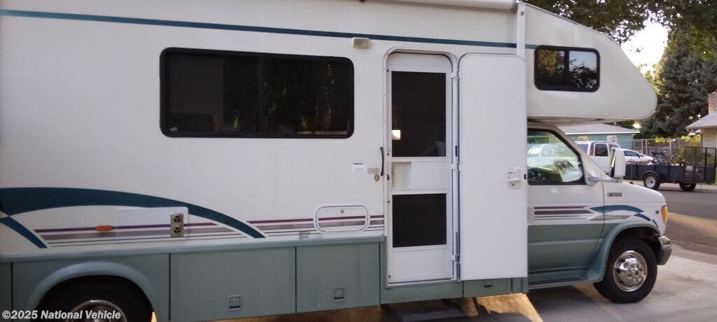 Contact us now about this 1998 Winnebago Minnie Winnie 31WS! 1998 Minnie Winnie 31WS by Winnebago from National Vehicle in Richland, Washington