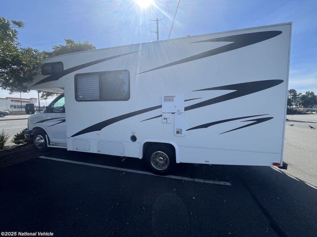 Contact us now about this 2008 Coachmen Freelander 21QB! 2008 Freelander 21QB by Coachmen from National Vehicle in Crescent City, California