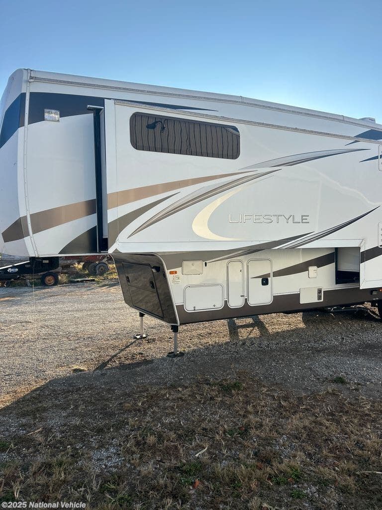 Contact us now about this 2013 Lifestyle Luxury RV 5th Wheel 37CKSL! 2013 5th Wheel 37CKSL by Lifestyle Luxury RV from National Vehicle in Greenup, Illinois