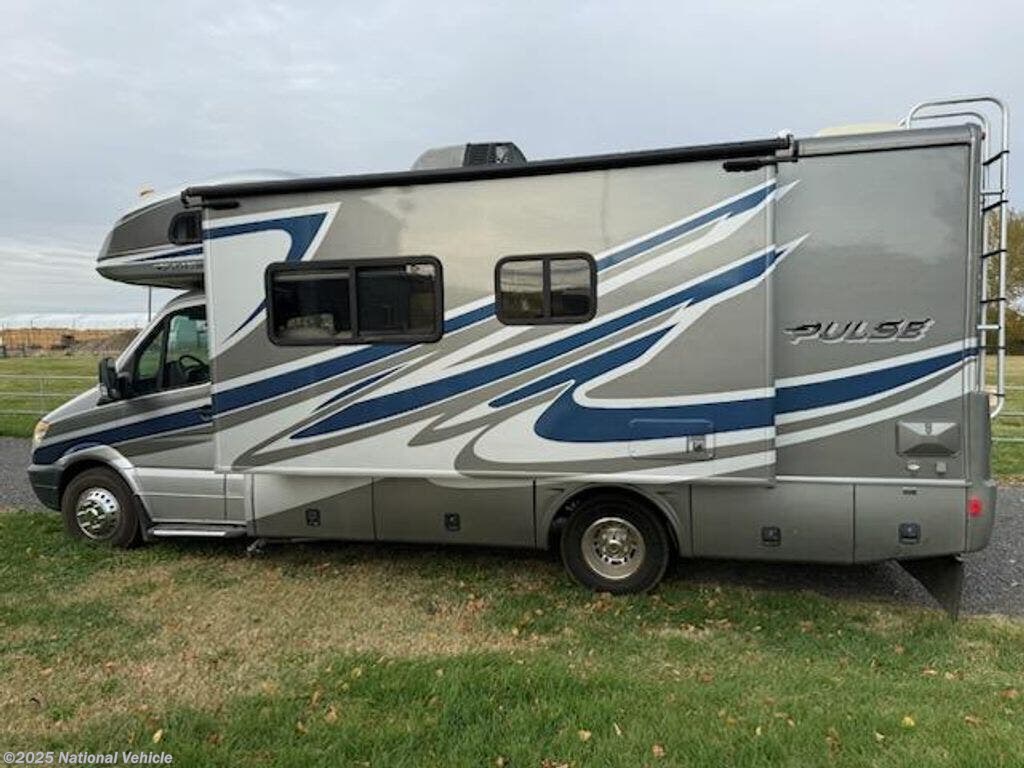 Contact us now about this 2010 Fleetwood Pulse 24S! 2010 Pulse 24S by Fleetwood from National Vehicle in Milton-Freewater, Oregon