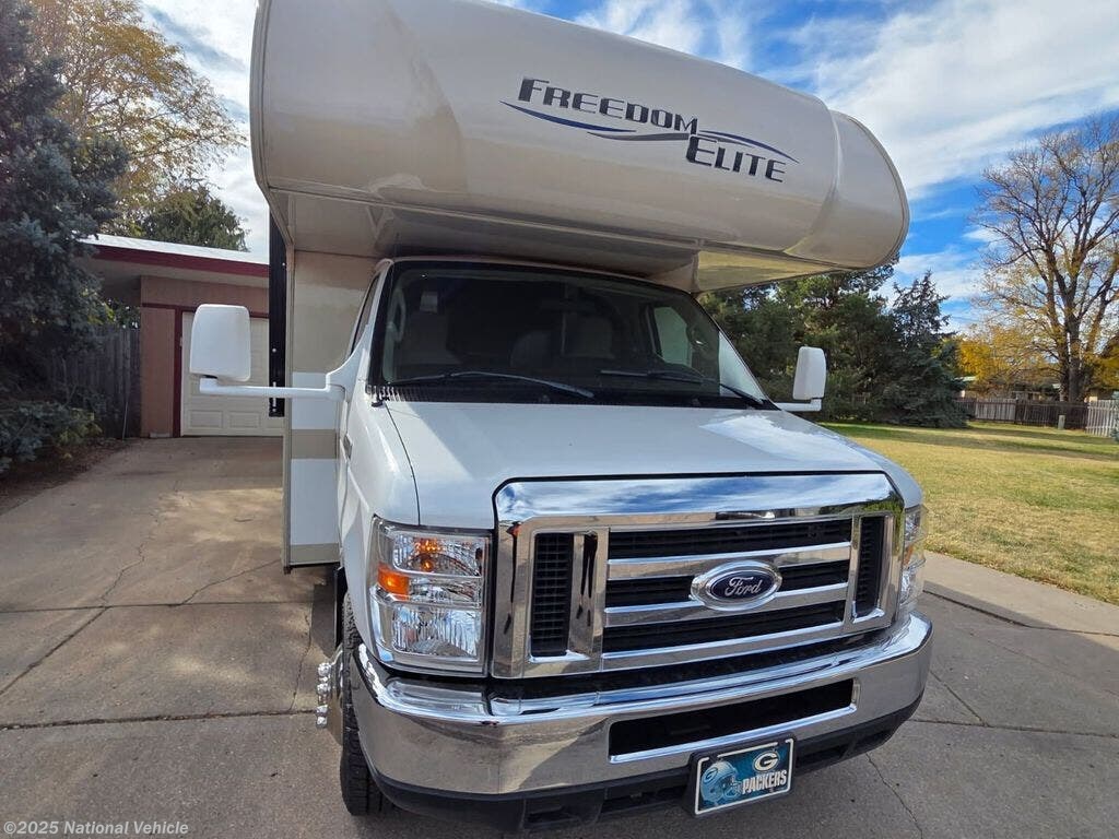 Call now about this 2018 Thor Motor Coach Freedom Elite 24HE! 2018 Thor Motor Coach Freedom Elite 24HE - Used Class C For Sale by National Vehicle in Garden City, Kansas
