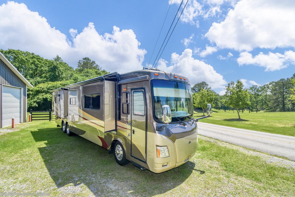 Contact us now about this 2009 Beaver Monterey Sunset! 2009 Monterey Sunset by Beaver from National Vehicle in Alexander City, Alabama