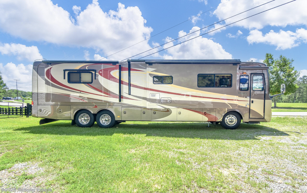 Used 2009 Beaver Monterey Sunset available in Alexander City, Alabama
