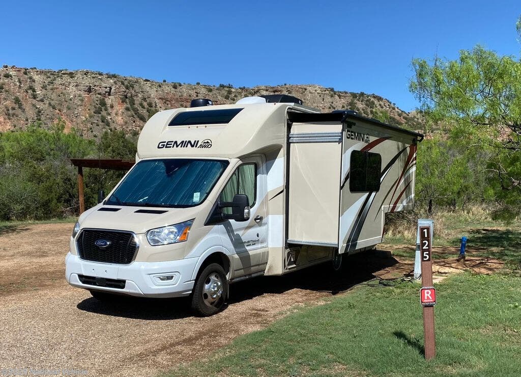 Email now about this 2021 Thor Motor Coach Gemini 23TW! Used 2021 Thor Motor Coach Gemini 23TW available in Maple City, Michigan