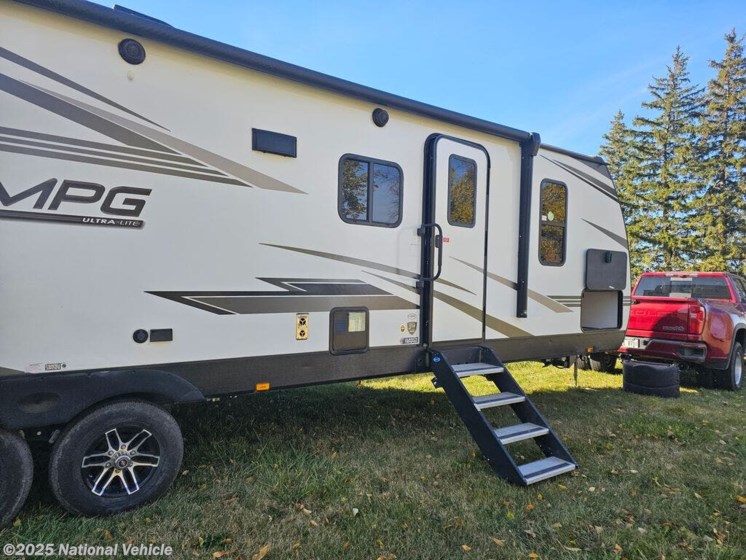 Email now about this 2021 Cruiser RV MPG Ultra Lite 3100BH! Used 2021 Cruiser RV MPG Ultra Lite 3100BH available in Franklin Grove, Illinois