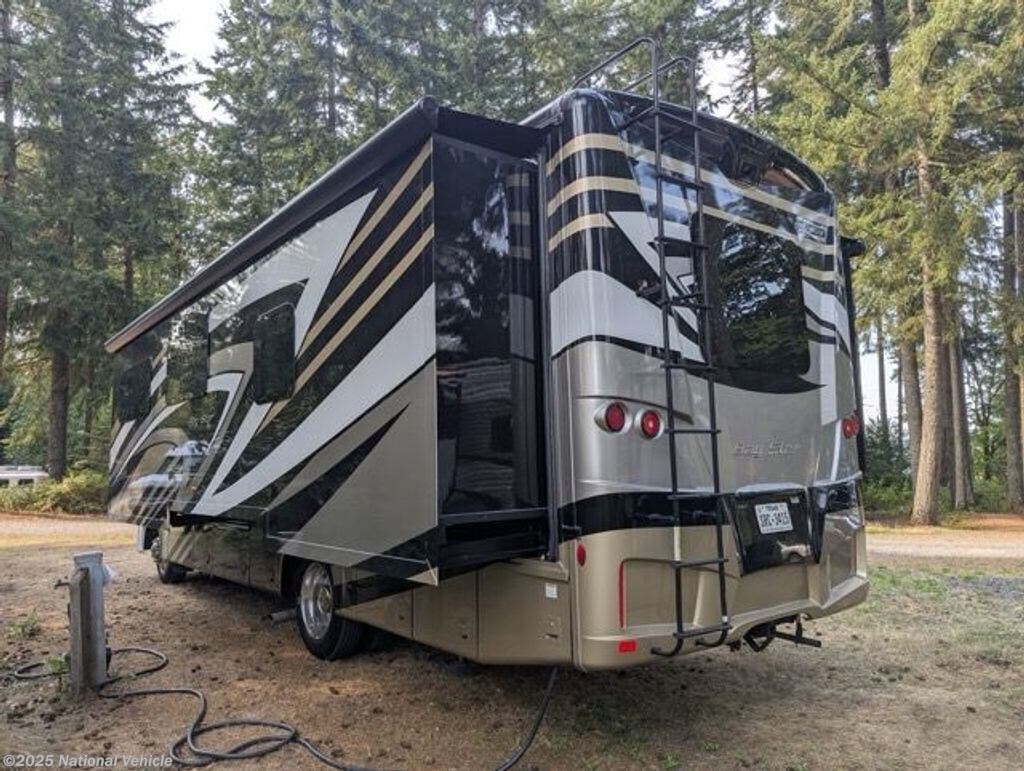 Call now about this 2022 Newmar Bay Star 3124! 2022 Newmar Bay Star 3124 - Used Class A For Sale by National Vehicle in Eugene, Oregon