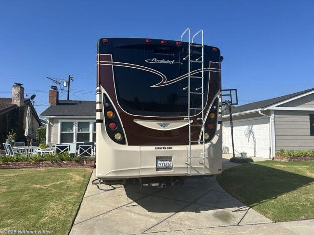 Call now about this 2014 Fleetwood Southwind 32VS! 2014 Fleetwood Southwind 32VS - Used Class A For Sale by National Vehicle in Placentia, California