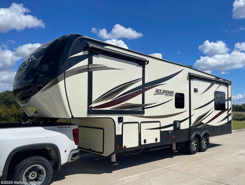 Email now about this 2017 Keystone Alpine 3011RE! Used 2017 Keystone Alpine 3011RE available in McKinney, Texas