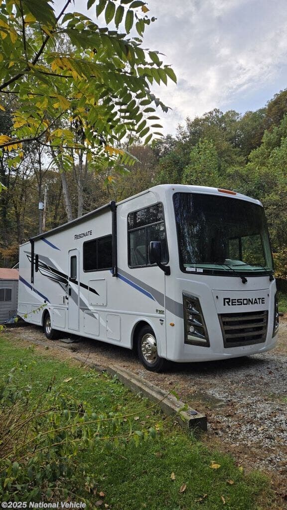 Email now about this 2005 Thor Motor Coach Resonate 32B! Used 2005 Thor Motor Coach Resonate 32B available in Latrobe, Pennsylvania