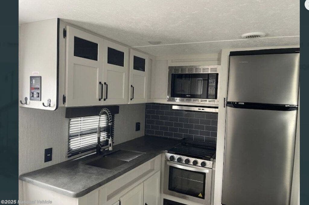 Contact us now about this 2023 Palomino Puma 25RKQB! 2023 Puma 25RKQB by Palomino from National Vehicle in Ellijay, Georgia