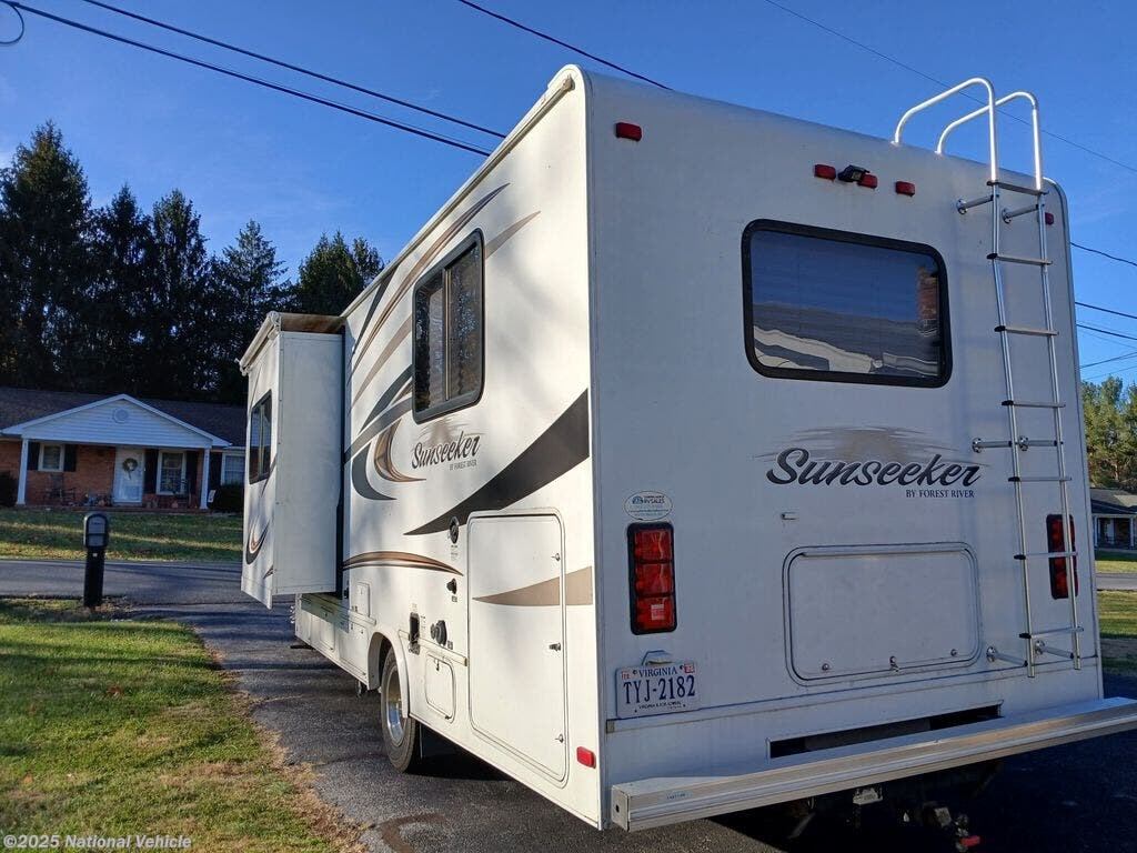 Call now about this 2014 Forest River Sunseeker 2650S! 2014 Forest River Sunseeker 2650S - Used Class C For Sale by National Vehicle in Luray, Virginia