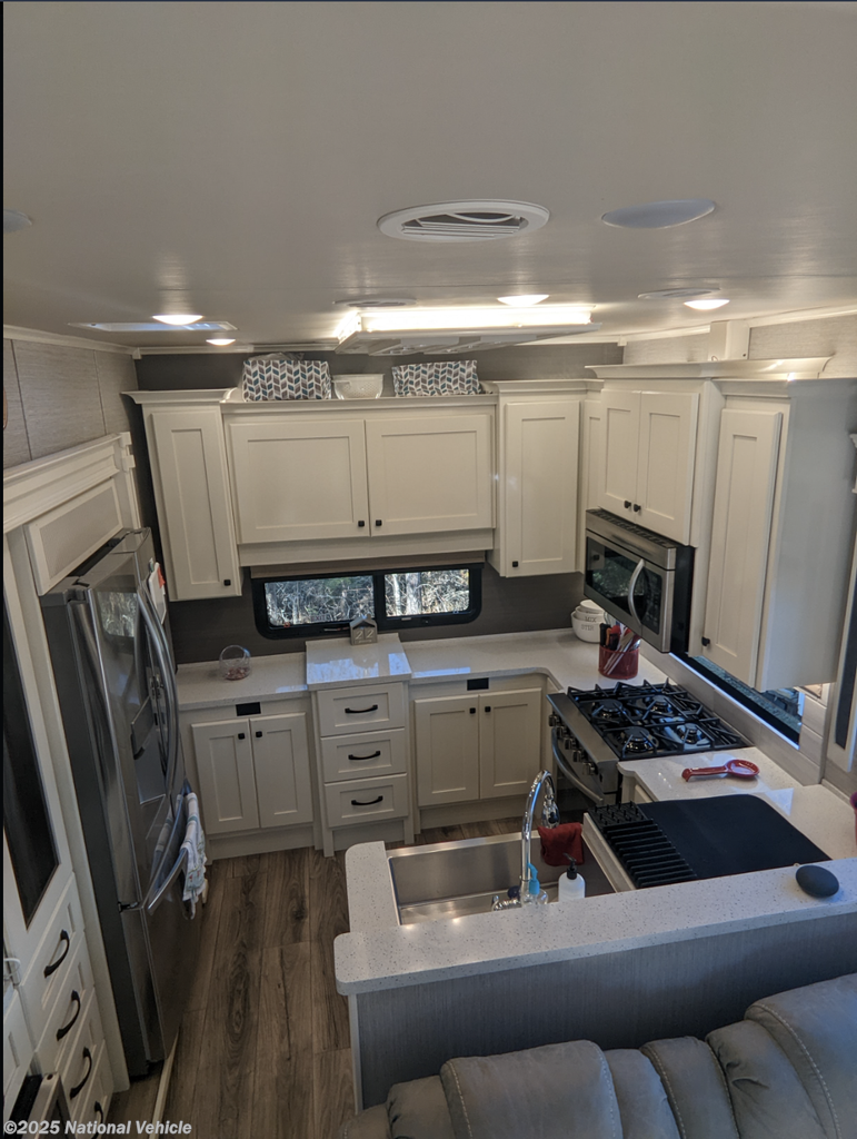 Call now about this 2021 Vanleigh Vilano 390LK! 2021 Vanleigh Vilano 390LK - Used Fifth Wheel For Sale by National Vehicle in Oklahoma City, Oklahoma