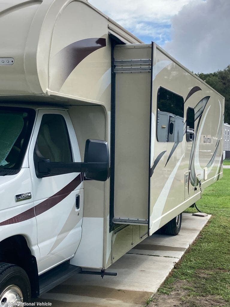 Email now about this 2017 Thor Motor Coach Quantum WS31! Used 2017 Thor Motor Coach Quantum WS31 available in Webster, Florida