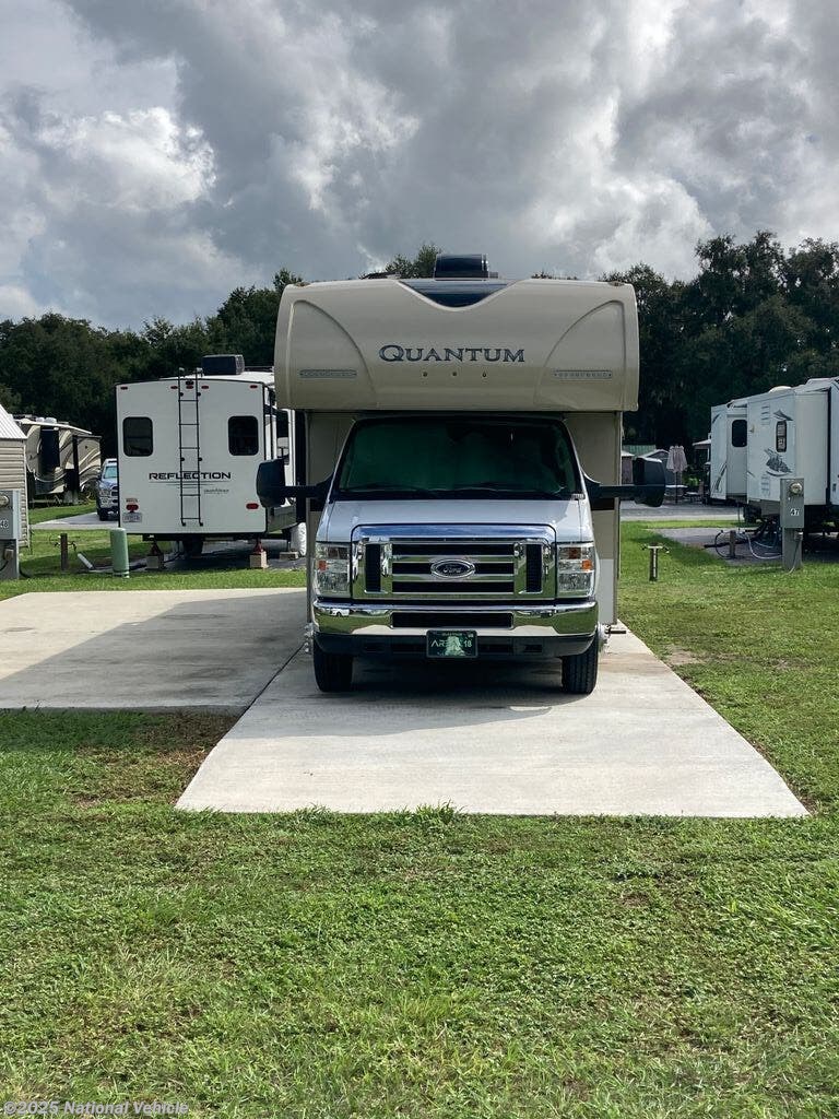Call now about this 2017 Thor Motor Coach Quantum WS31! 2017 Thor Motor Coach Quantum WS31 - Used Class C For Sale by National Vehicle in Webster, Florida
