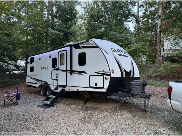 Email now about this 2024 CrossRoads Sunset Trail Super Lite 242BH! Used 2024 CrossRoads Sunset Trail Super Lite 242BH available in Winter Park, Florida