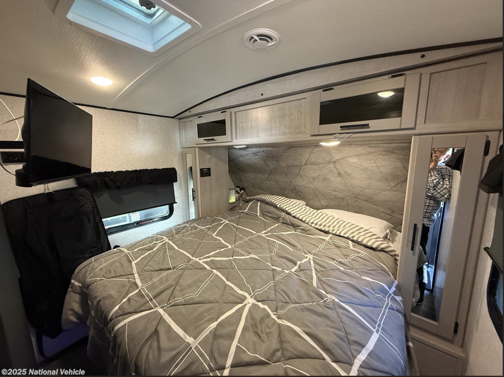 Used 2024 CrossRoads Sunset Trail Super Lite 242BH available in Winter Park, Florida