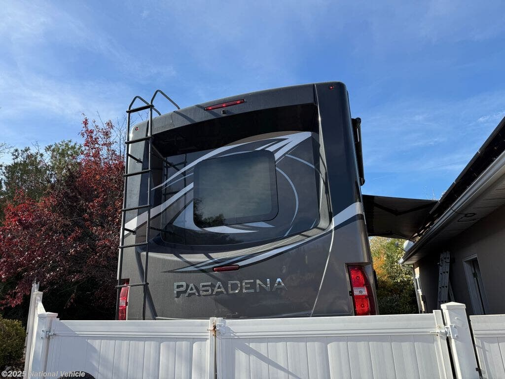 Contact us now about this 2023 Thor Motor Coach Pasadena 38BX! 2023 Pasadena 38BX by Thor Motor Coach from National Vehicle in St. George, Utah