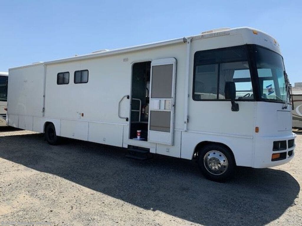 Email now about this 1999 Winnebago Adventurer 37G! Used 1999 Winnebago Adventurer 37G available in Lake Elsinore, California