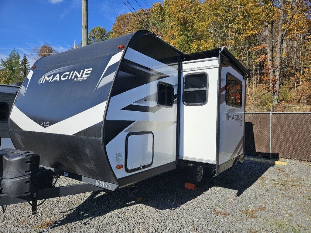 Call now about this 2022 Grand Design Imagine XLS 17MKE! 2022 Grand Design Imagine XLS 17MKE - Used Travel Trailer For Sale by National Vehicle in Morgantown, West Virginia