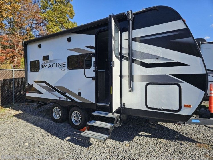 Email now about this 2022 Grand Design Imagine XLS 17MKE! Used 2022 Grand Design Imagine XLS 17MKE available in Morgantown, West Virginia