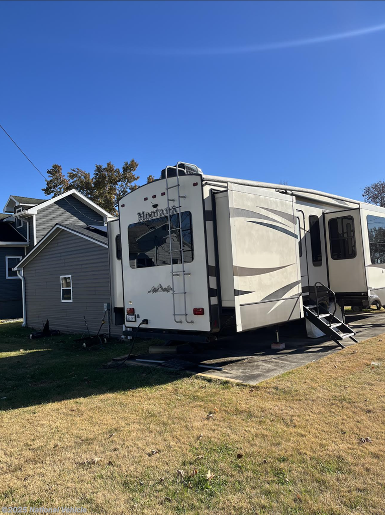 Call now about this 2015 Keystone Montana 3711FL! 2015 Keystone Montana 3711FL - Used Fifth Wheel For Sale by National Vehicle in Palestine, Illinois