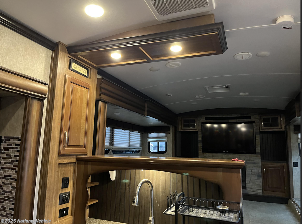 Used 2015 Keystone Montana 3711FL available in Palestine, Illinois