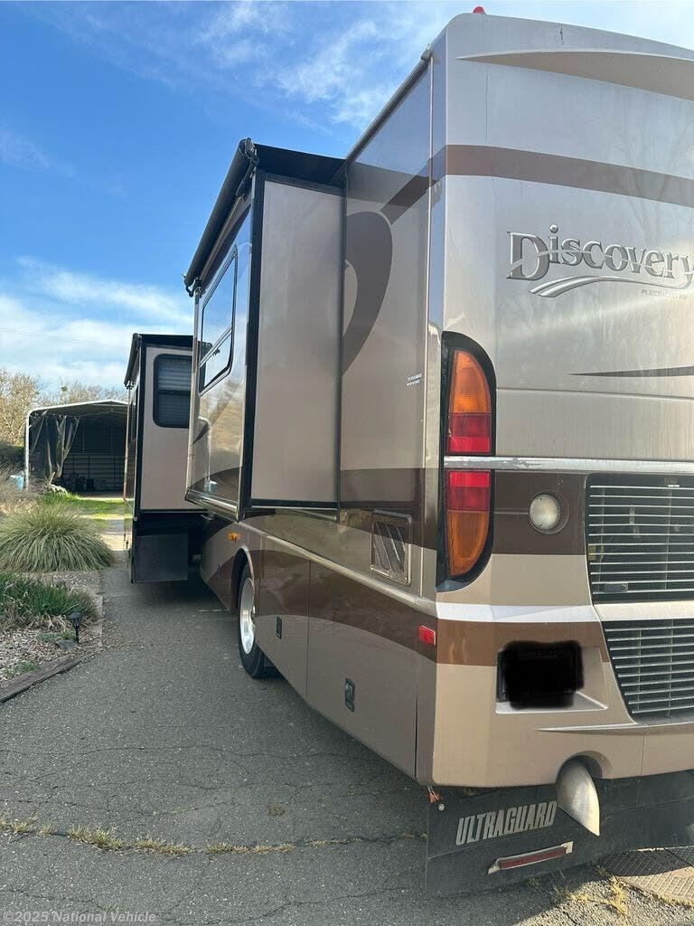 Call now about this 2004 Fleetwood Discovery 39L! 2004 Fleetwood Discovery 39L - Used Class A For Sale by National Vehicle in Sebastopol, California
