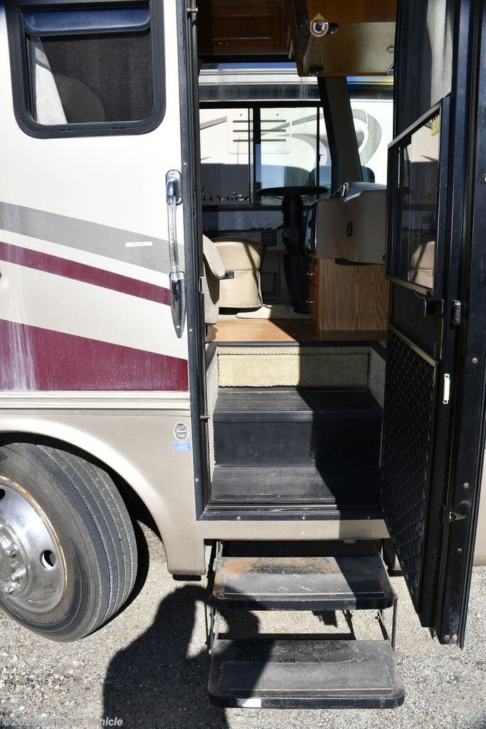 Call now about this 2005 Monaco RV Cayman 34SBD! 2005 Monaco RV Cayman 34SBD - Used Class A For Sale by National Vehicle in Fountain Valley, California