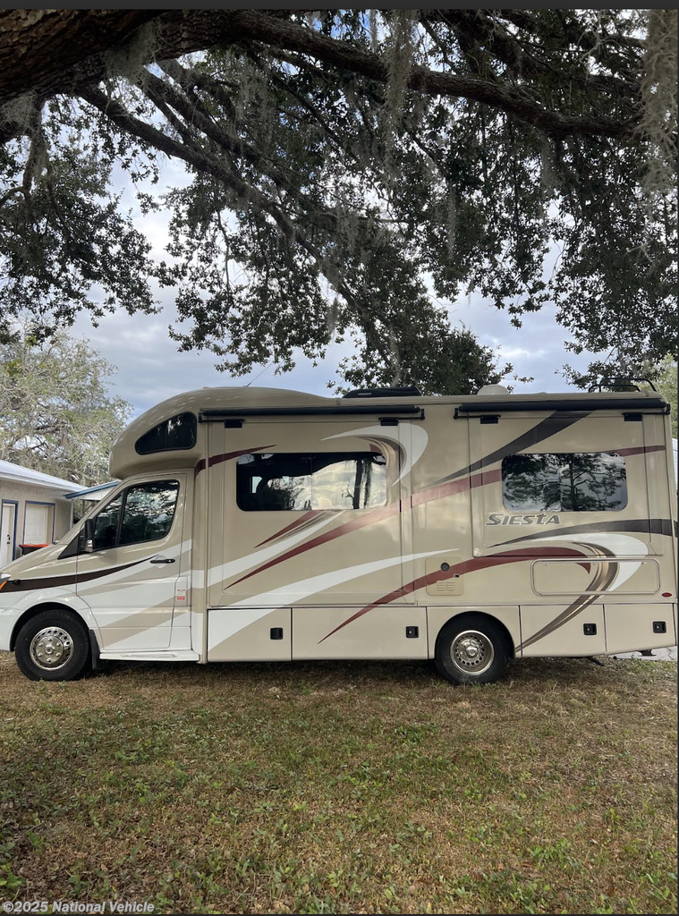 Call now about this 2016 Thor Motor Coach Four Winds Siesta 24SS! 2016 Thor Motor Coach Four Winds Siesta 24SS - Used Class C For Sale by National Vehicle in Ocklawaha, Florida