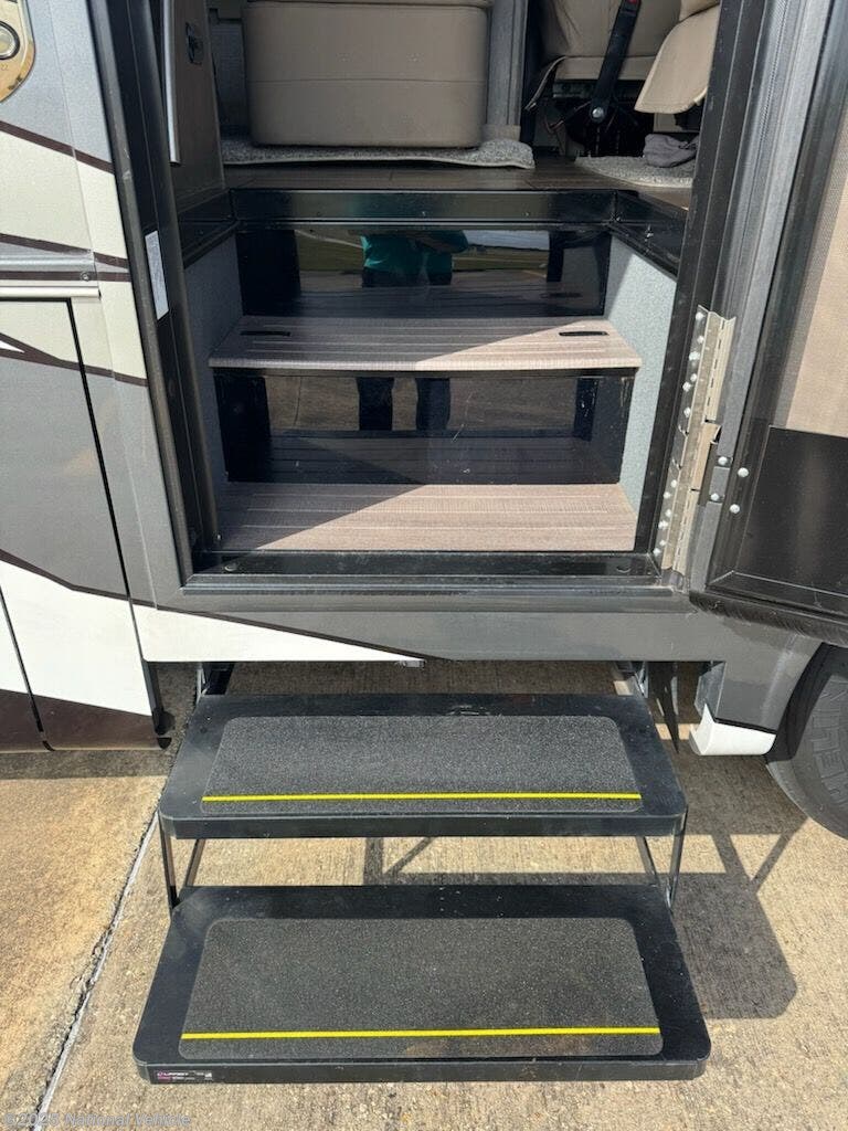 Contact us now about this 2023 Tiffin Open Road Allegro 32SA! 2023 Open Road Allegro 32SA by Tiffin from National Vehicle in Houma, Louisiana