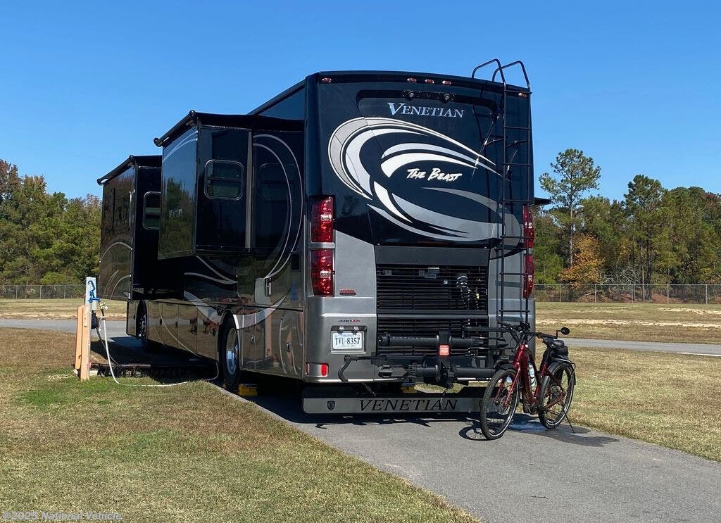 Call now about this 2022 Thor Motor Coach Venetian 40R! 2022 Thor Motor Coach Venetian 40R - Used Class A For Sale by National Vehicle in Summerville, South Carolina