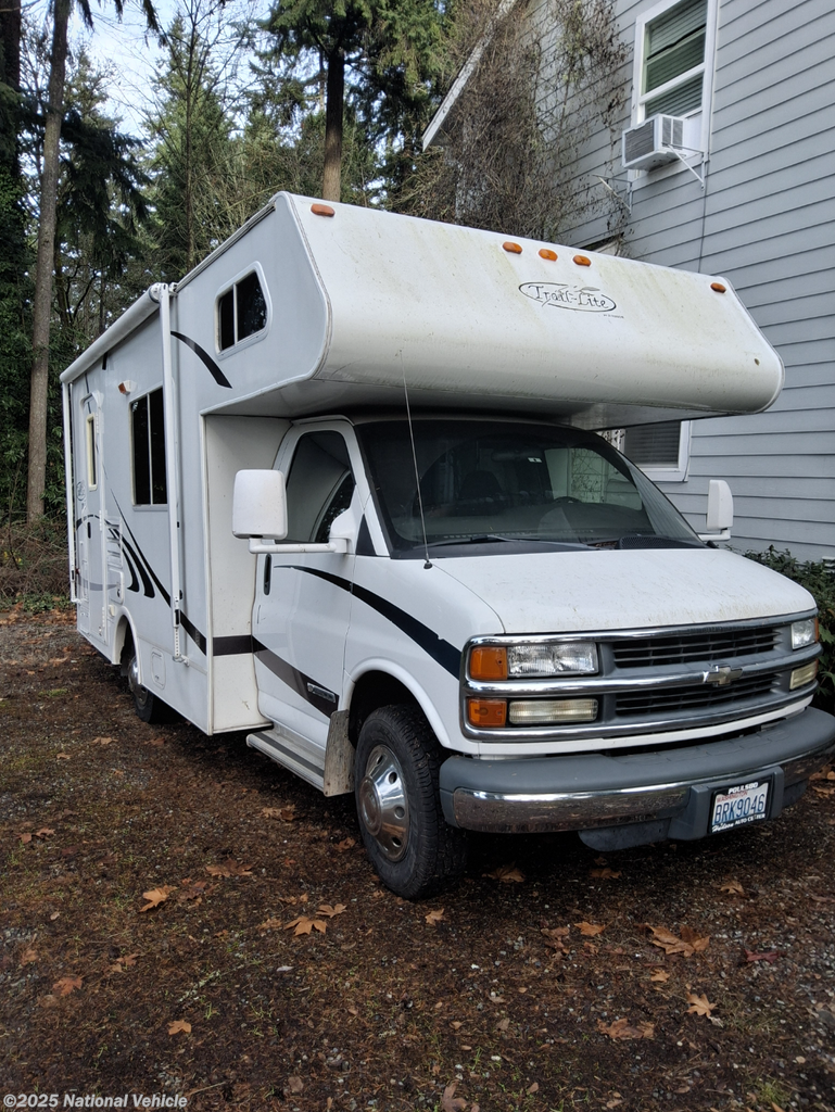 Call now about this 2002 R-Vision Trail-Lite 211! 2002 R-Vision Trail-Lite 211 - Used Class C For Sale by National Vehicle in Bremerton, Washington