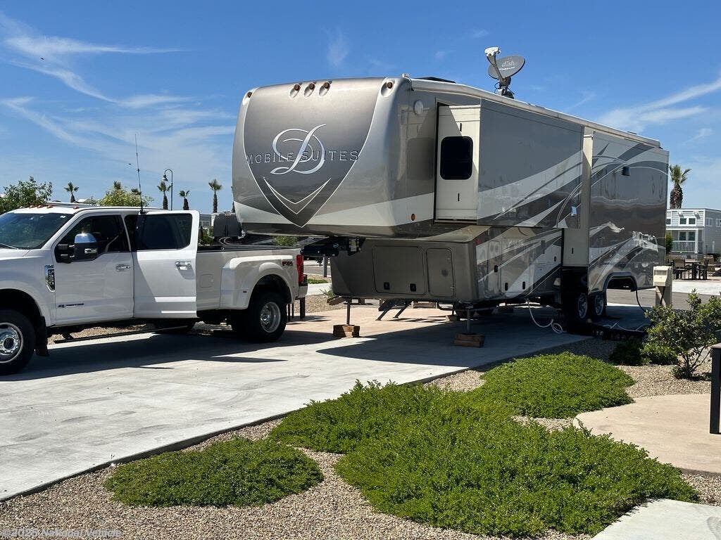 Call now about this 2020 DRV Mobile Suites 36RSSB3! 2020 DRV Mobile Suites 36RSSB3 - Used Fifth Wheel For Sale by National Vehicle in Peoria, Arizona