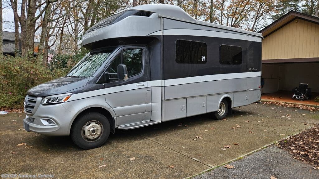 Contact us now about this 2020 Tiffin Wayfarer 25RW! 2020 Wayfarer 25RW by Tiffin from National Vehicle in Seneca, South Carolina