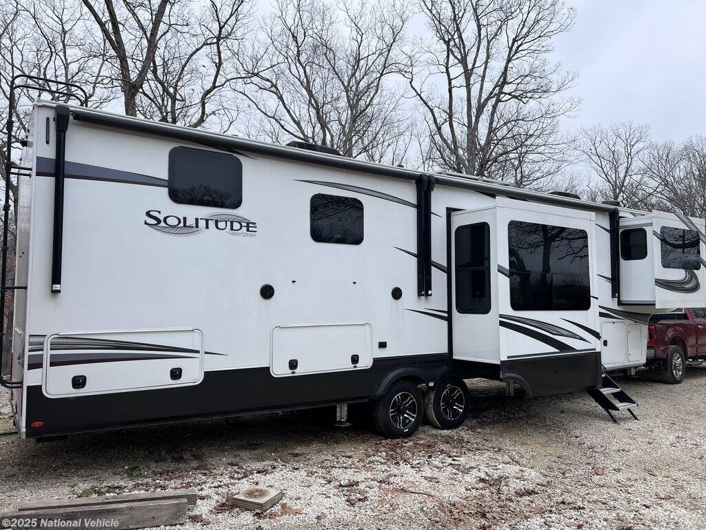 Call now about this 2022 Grand Design Solitude 382WB-R! 2022 Grand Design Solitude 382WB-R - Used Fifth Wheel For Sale by National Vehicle in Leslie, Missouri
