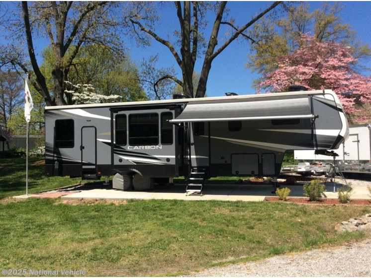 Email now about this 2019 Keystone Carbon 357! Used 2019 Keystone Carbon 357 available in Swansea, Illinois