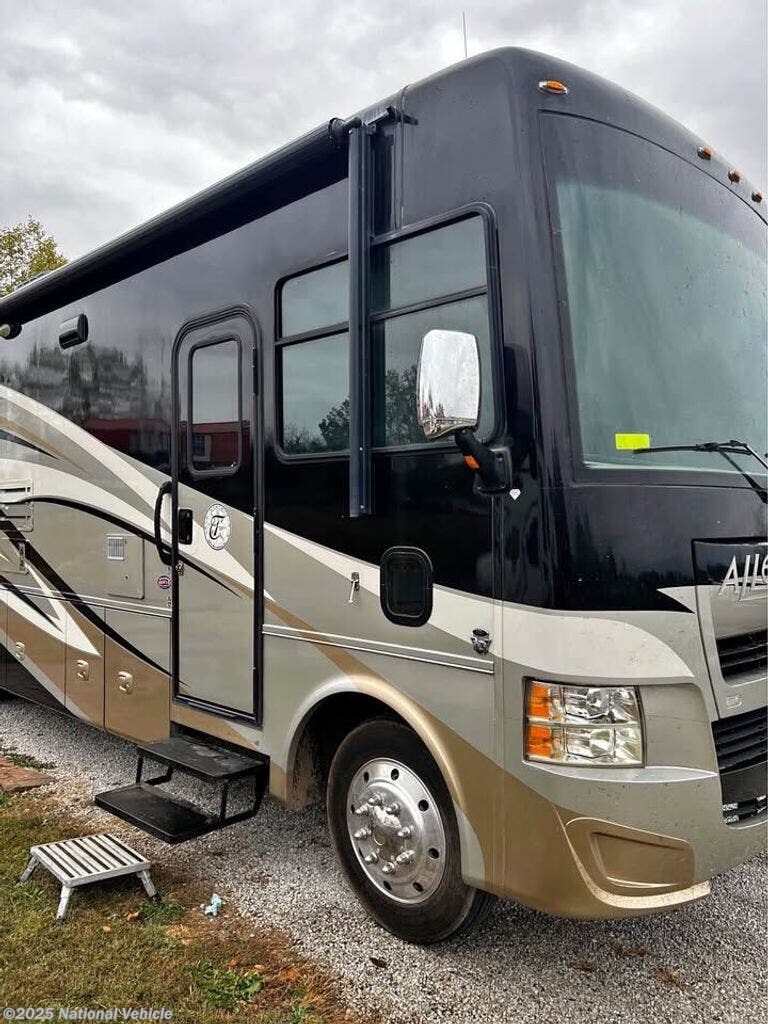 Call now about this 2013 Tiffin Allegro 31SA! 2013 Tiffin Allegro 31SA - Used Class A For Sale by National Vehicle in Chickasha, Oklahoma
