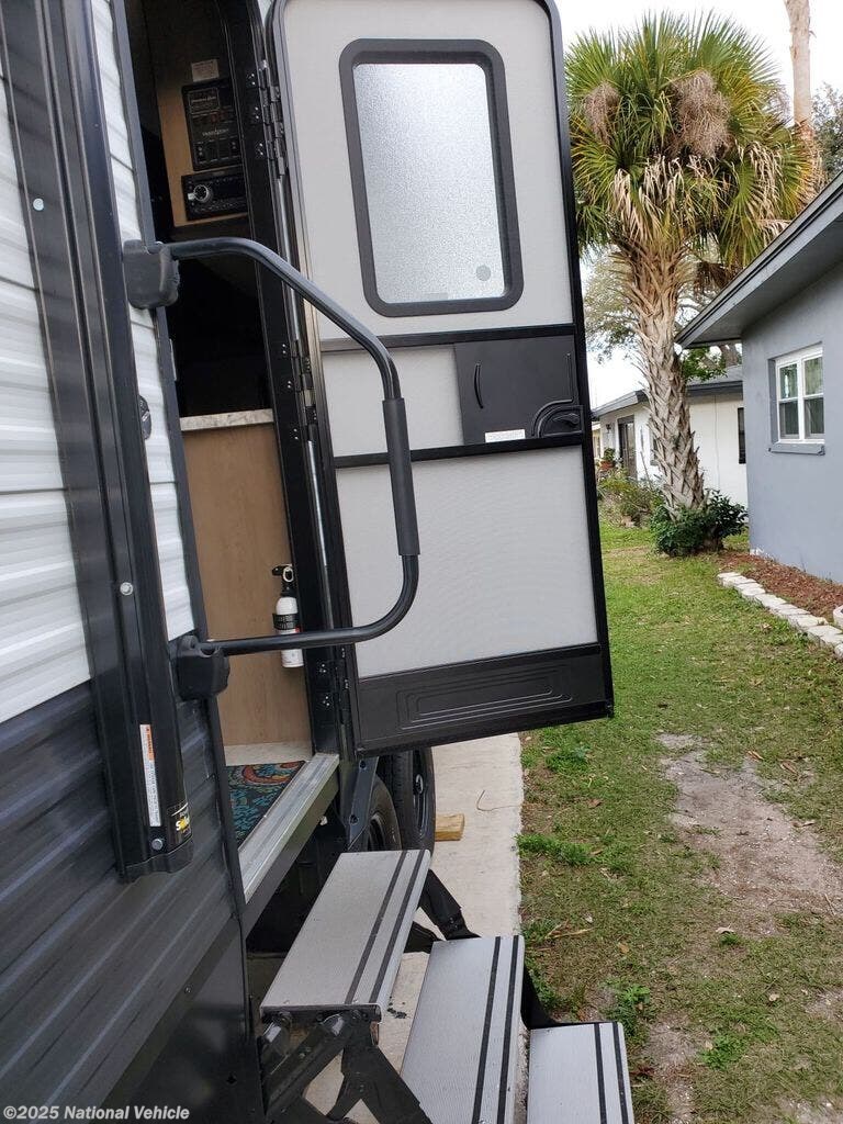 Contact us now about this 2020 Grand Design Transcend Xplor 221RB! 2020 Transcend Xplor 221RB by Grand Design from National Vehicle in Tampa, Florida