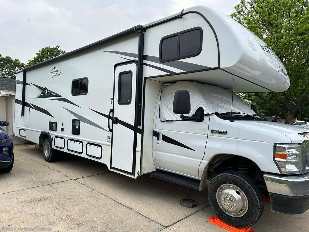 Call now about this 2023 East to West Entrada 2900DS! 2023 East to West Entrada 2900DS - Used Class C For Sale by National Vehicle in San Antonio, Texas